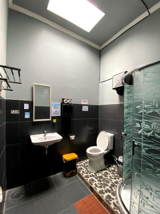 Dong Paloh Hostel Мундук Екстер'єр фото