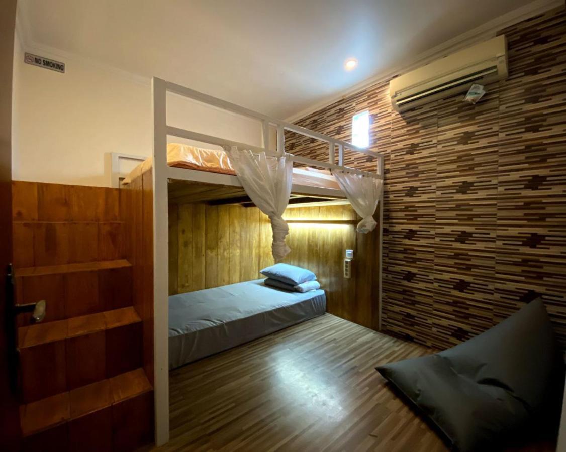Dong Paloh Hostel Мундук Екстер'єр фото