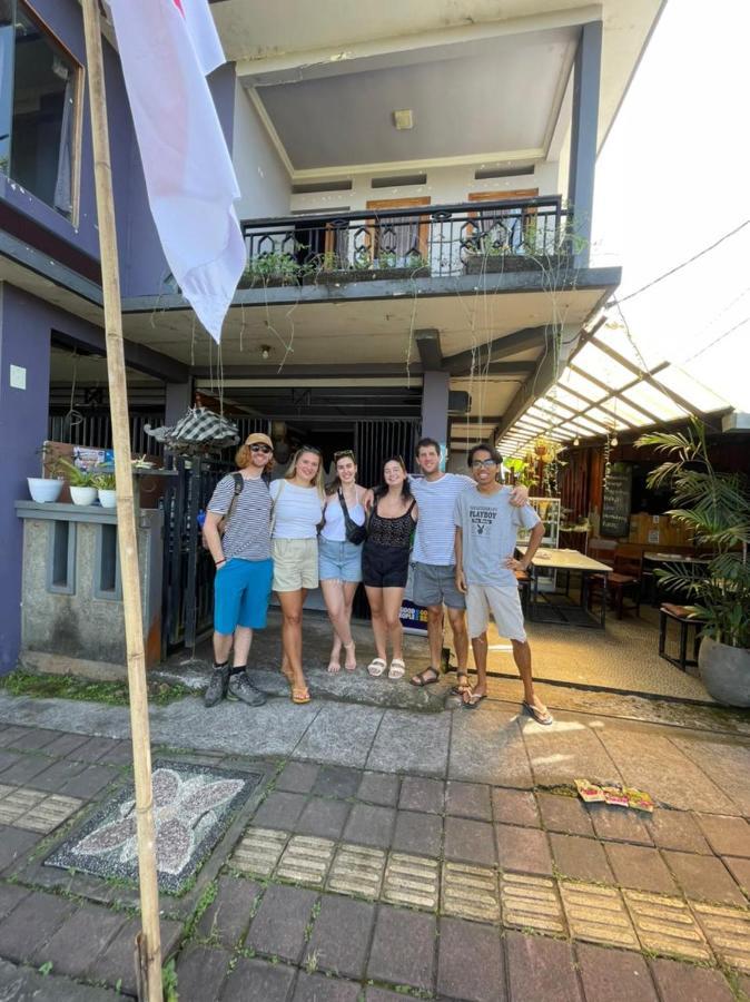 Dong Paloh Hostel Мундук Екстер'єр фото