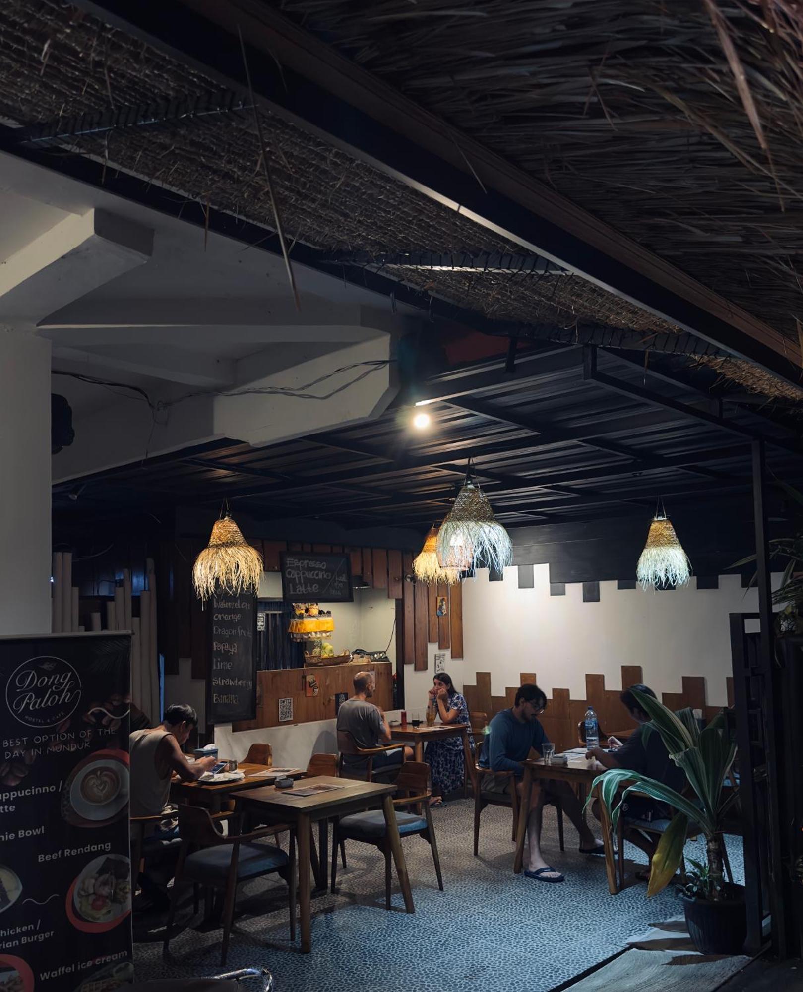 Dong Paloh Hostel Мундук Екстер'єр фото