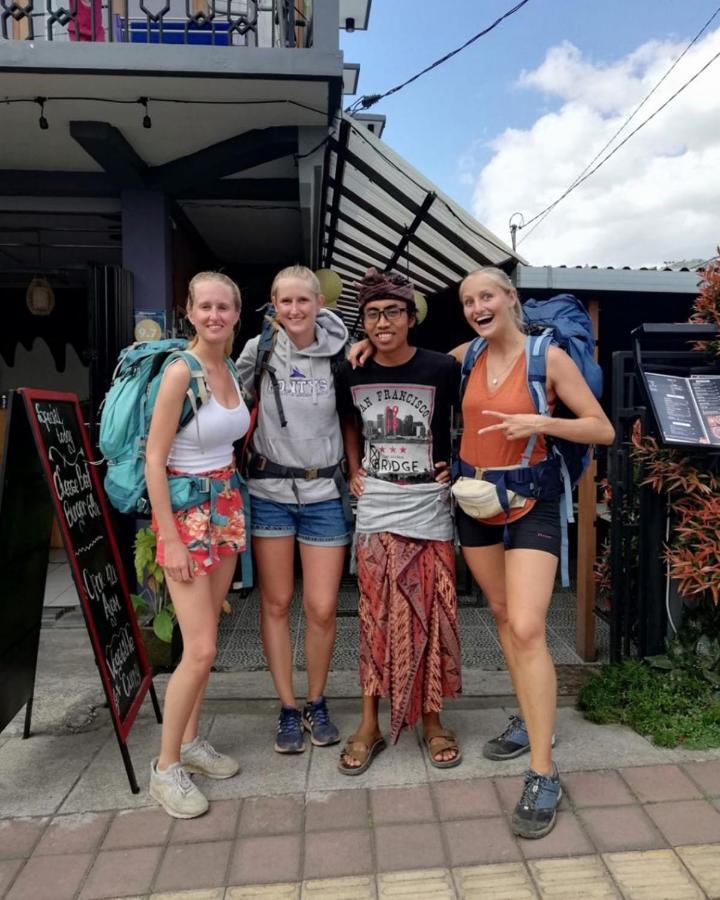 Dong Paloh Hostel Мундук Екстер'єр фото